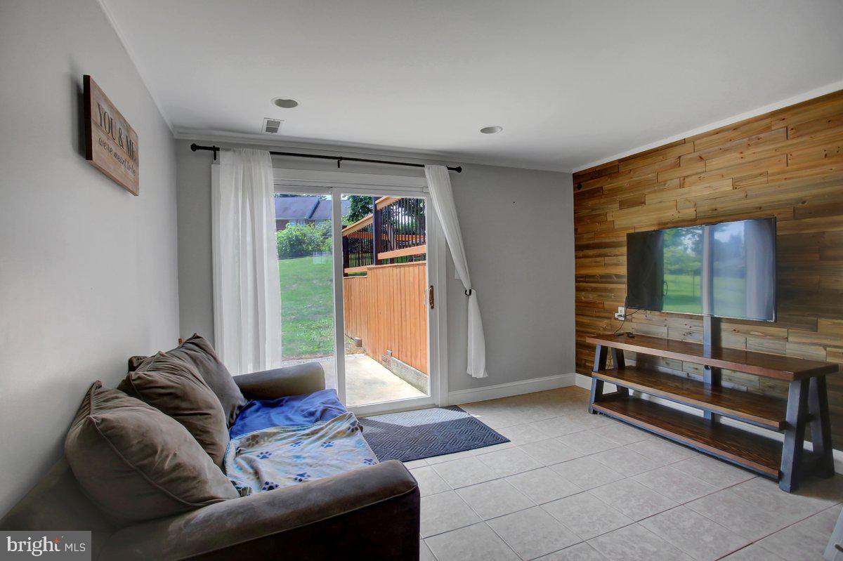 SOUTH GUILFORD HILLS - Residential