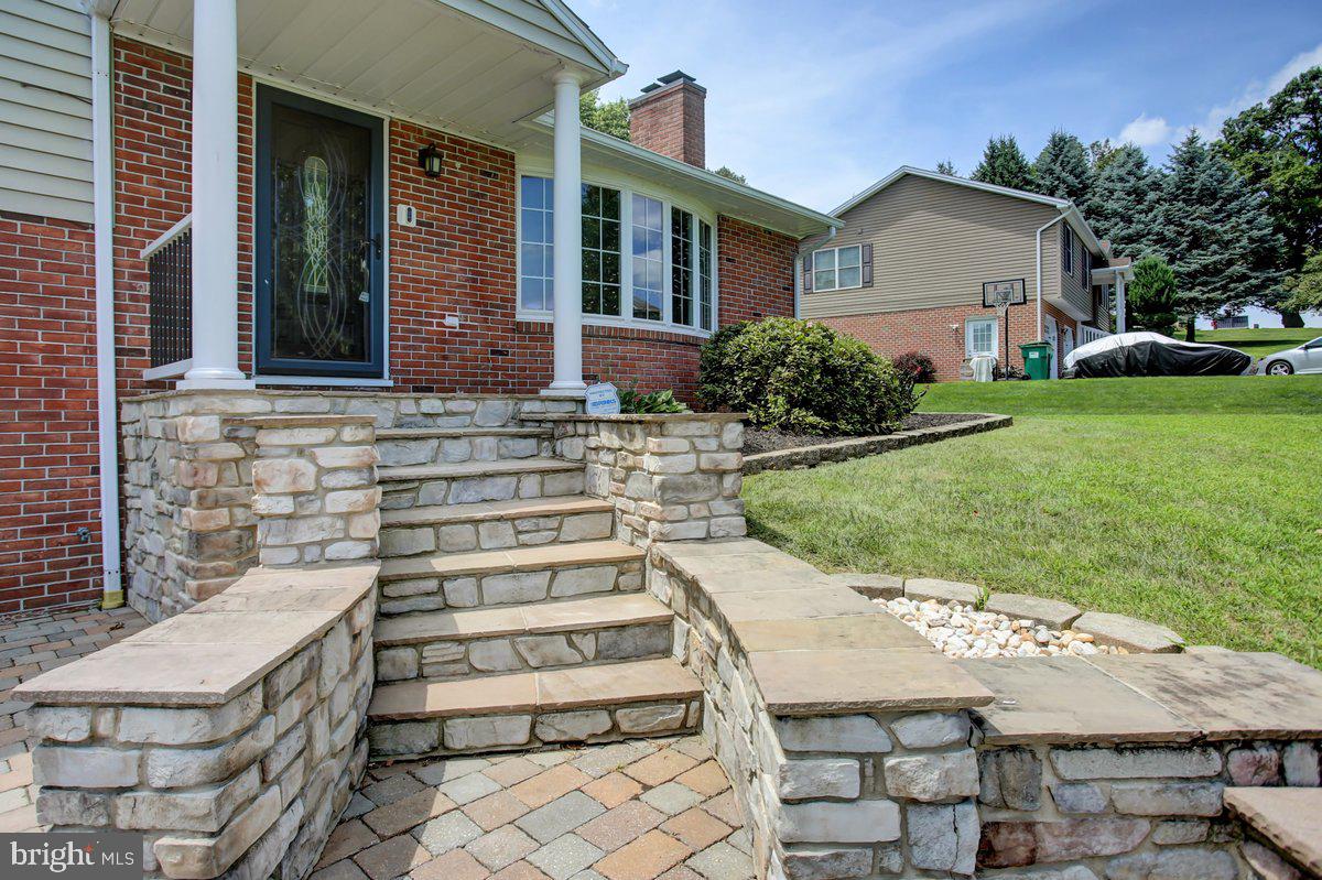 300 FARMINGTON ROAD