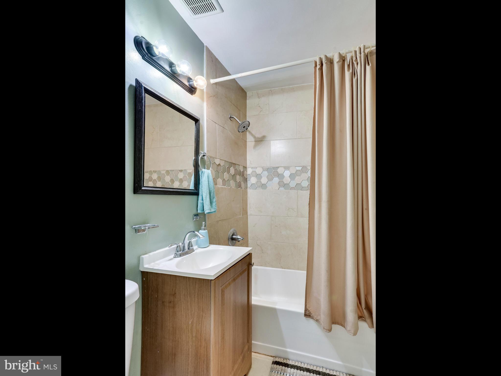 PIMMIT HILLS - Residential