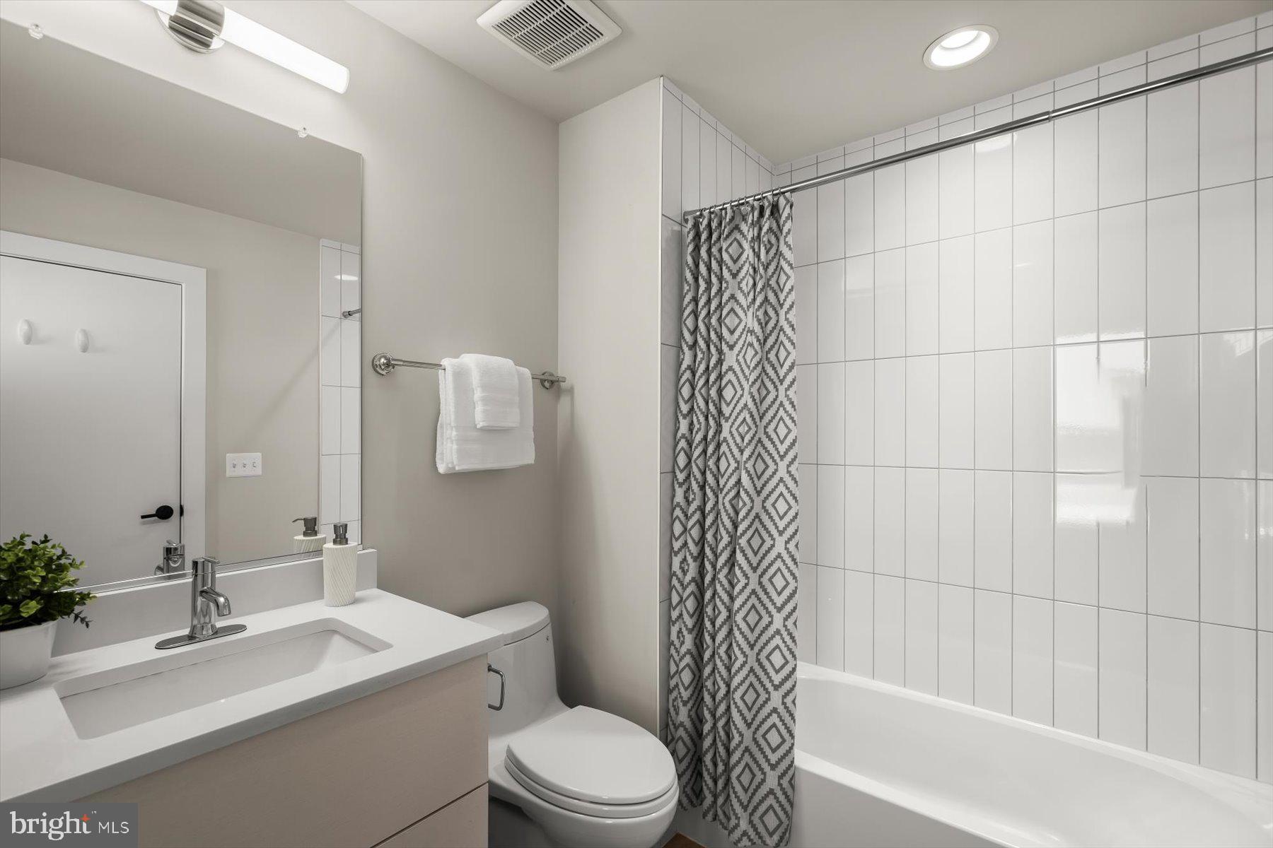 COURTHOUSE - Residential