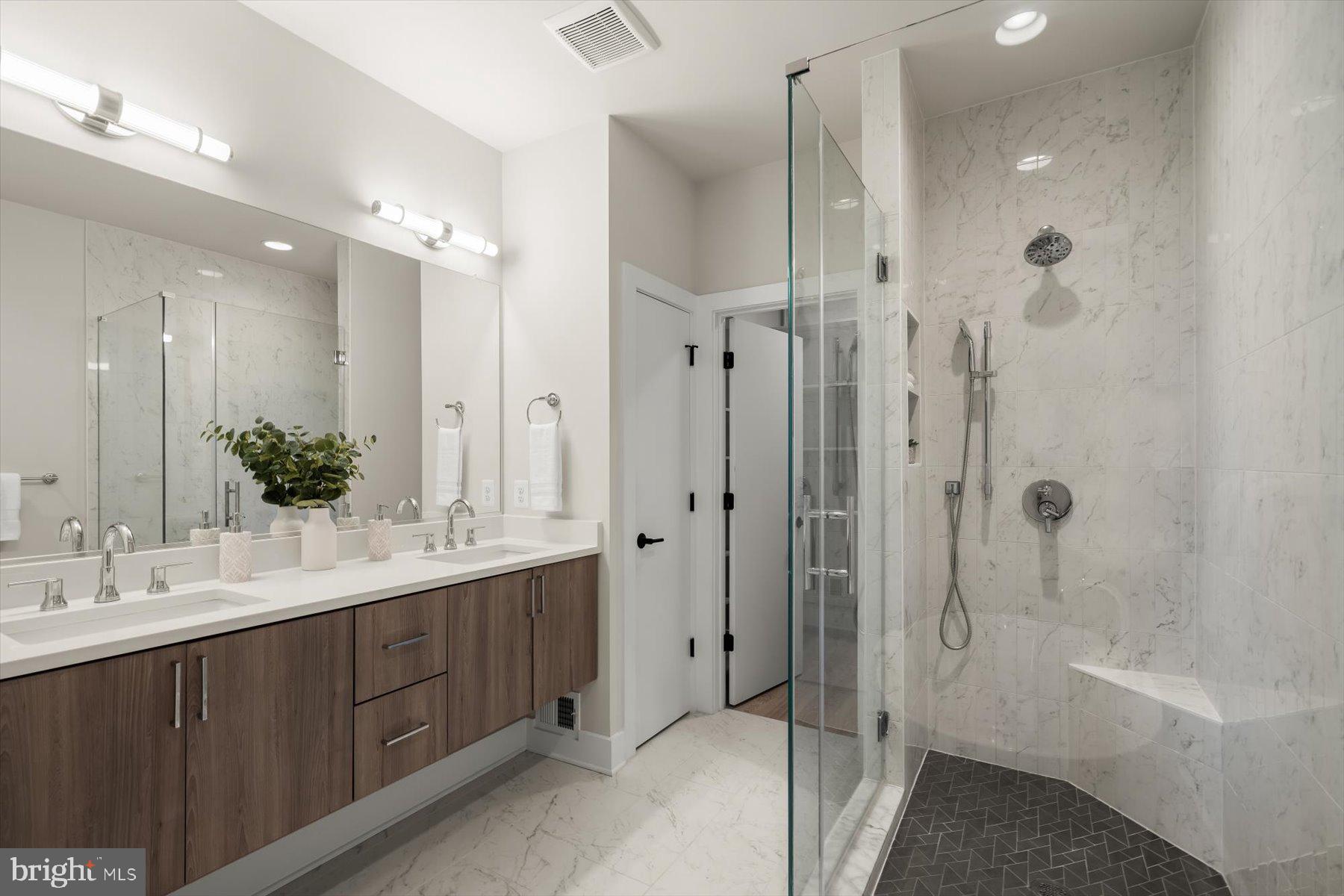 COURTHOUSE - Residential