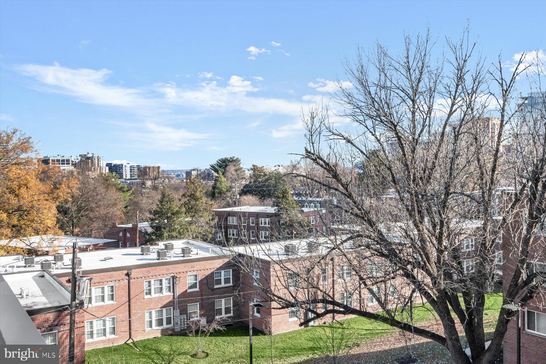 COURTHOUSE - Residential