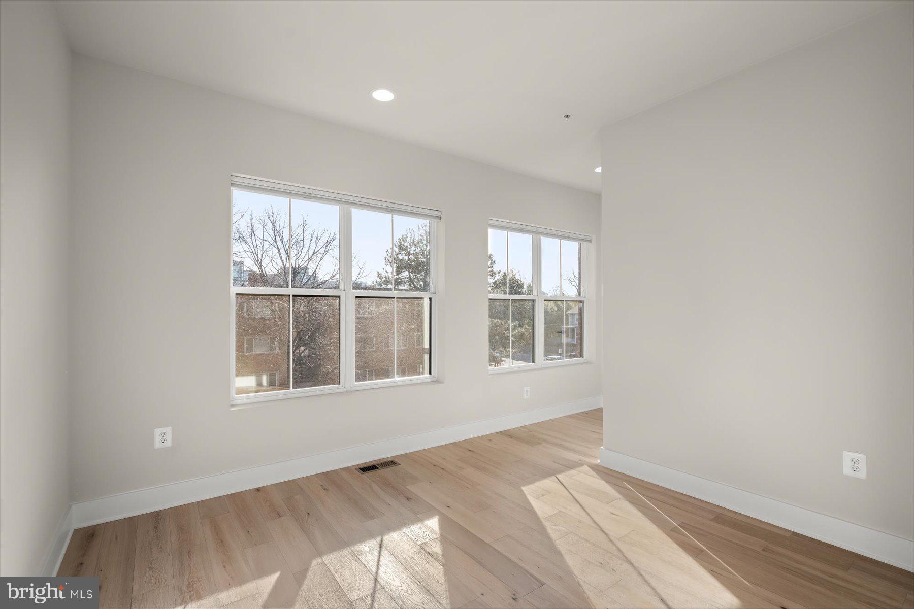 COURTHOUSE - Residential