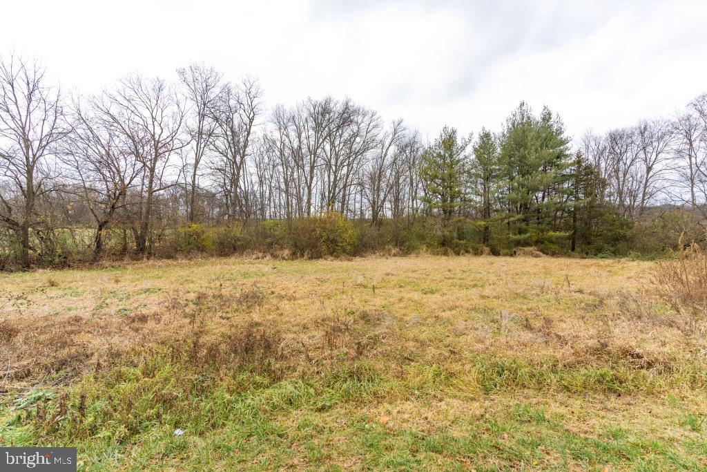 BRECKNOCK TOWNSHIP - Farm