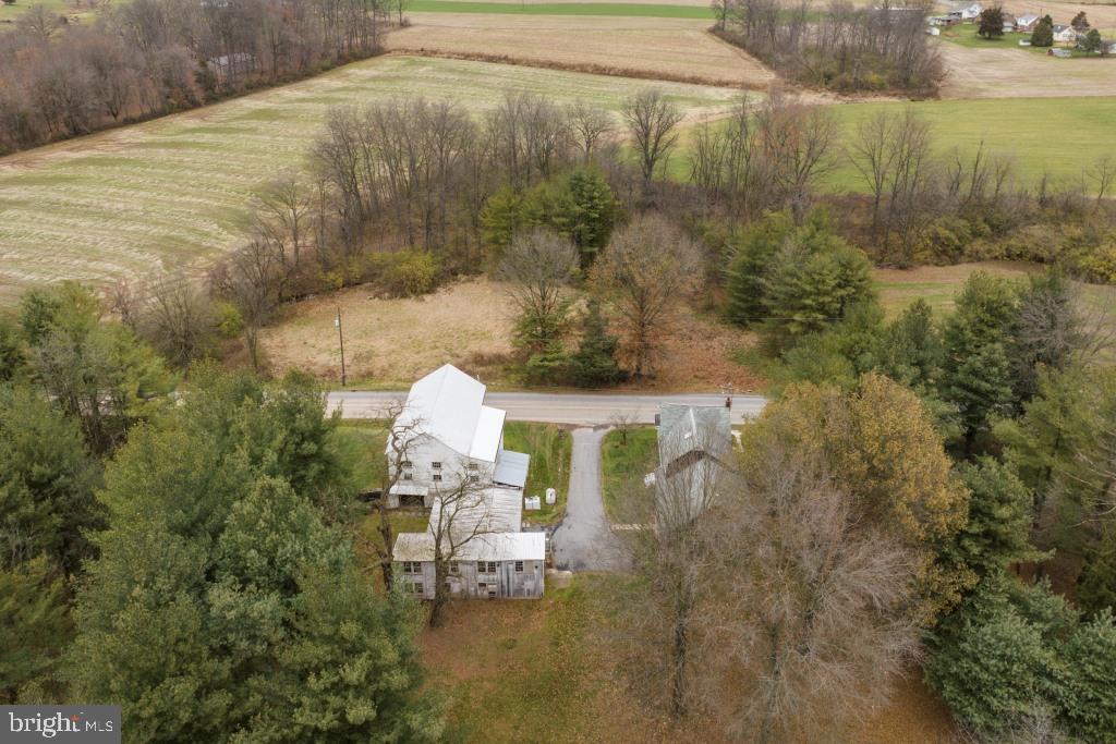 587 CHESTNUT HILL ROAD