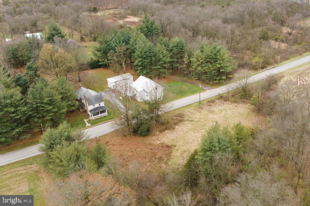 BRECKNOCK TOWNSHIP - Farm