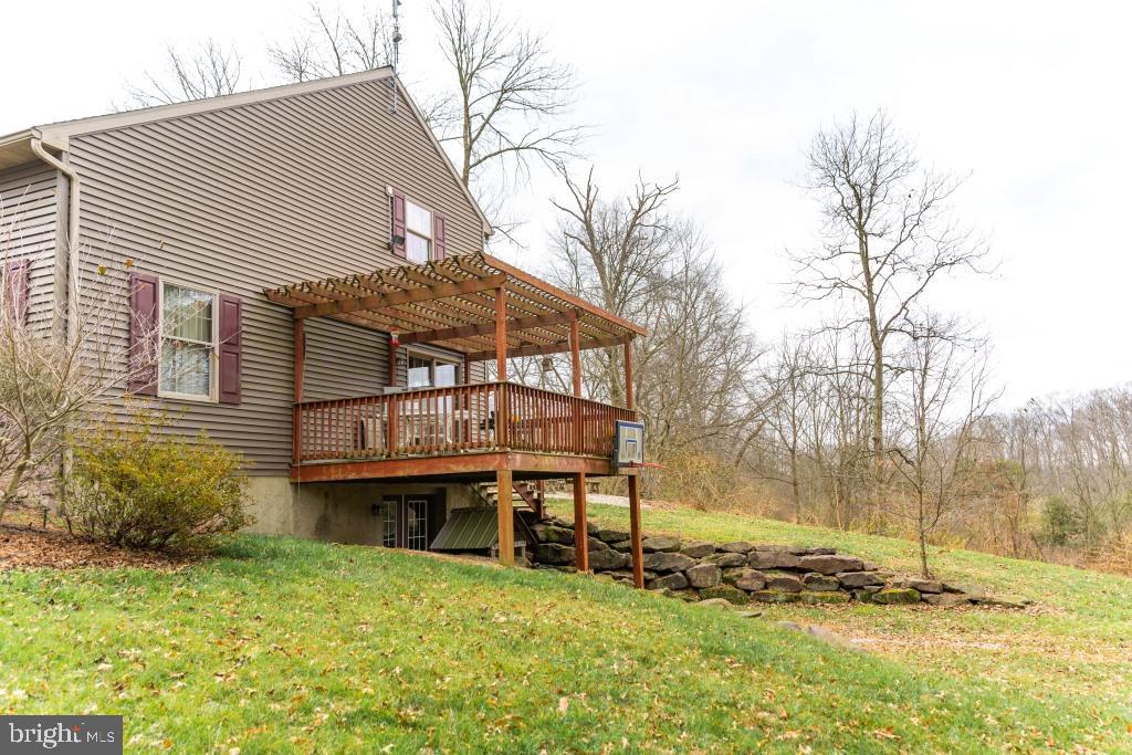 BRECKNOCK TOWNSHIP - Farm