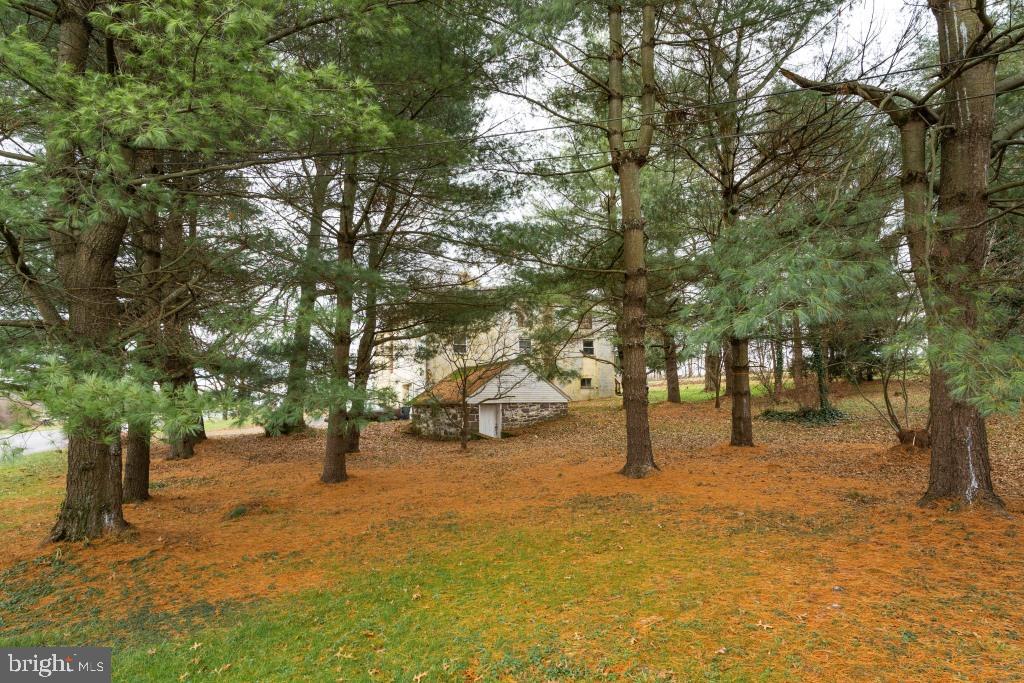 BRECKNOCK TOWNSHIP - Farm