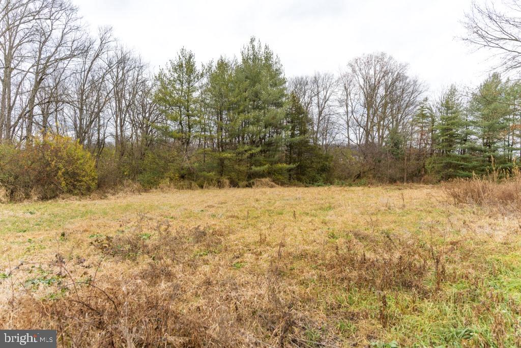 BRECKNOCK TOWNSHIP - Farm