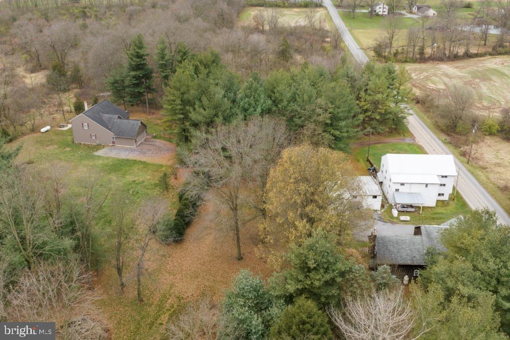 BRECKNOCK TOWNSHIP - Farm