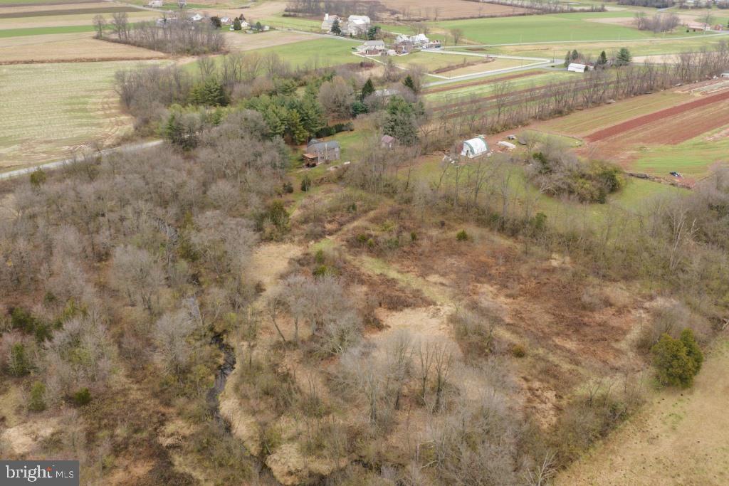 BRECKNOCK TOWNSHIP - Farm