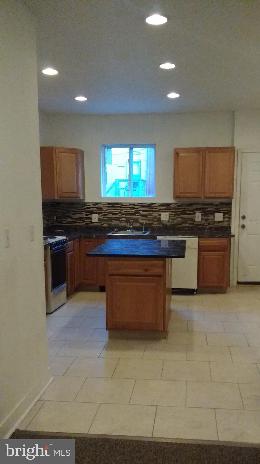 Beautifully designed first floor has a Living area, dining area, an open kitchen layout and a half bathroom.
The second floor has 3 bedrooms each with a closet and a full Bathroom.
The basement is included and not finished
This is a nice size house and ready to move in on February 10 '23