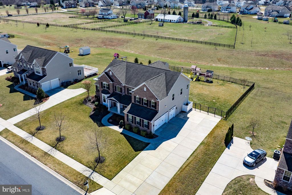 listing image 80