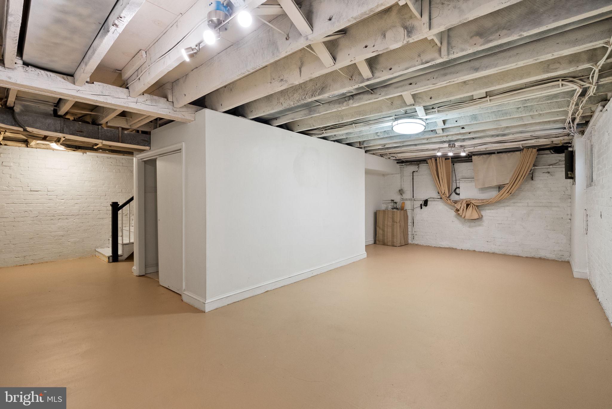 WARNERS ADDITION TO KENSINGTON - Residential Lease