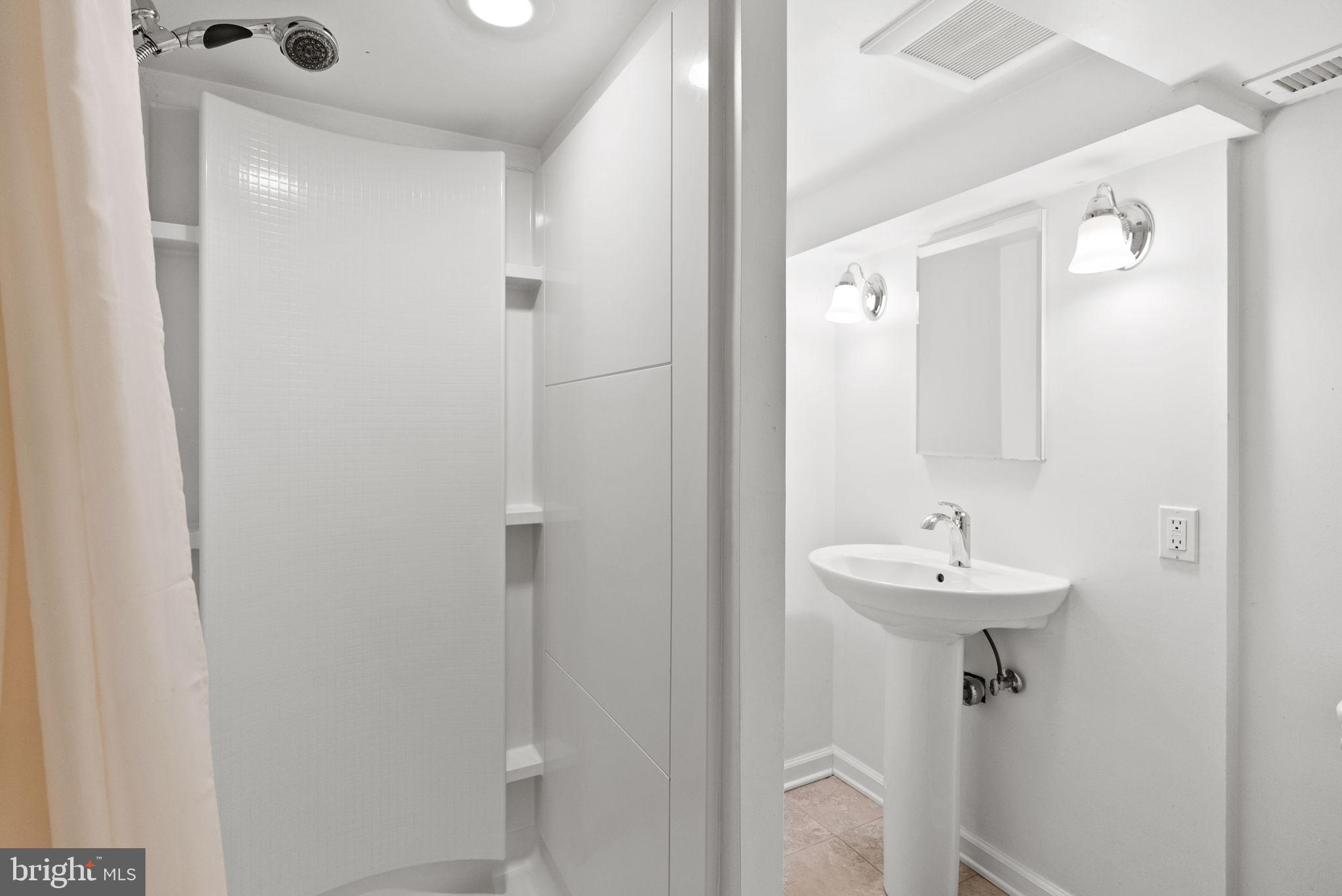 WARNERS ADDITION TO KENSINGTON - Residential Lease