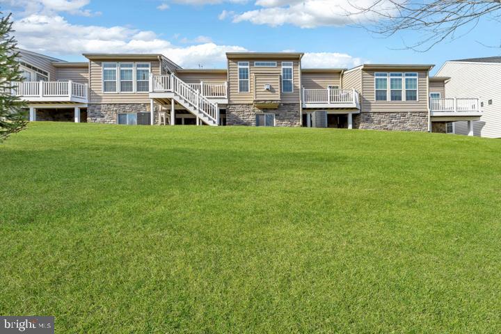COURTYARDS AT WAVERLY WOODS - Residential