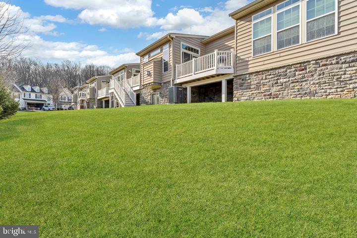 COURTYARDS AT WAVERLY WOODS - Residential