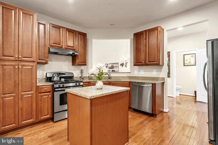 COURTYARDS AT WAVERLY WOODS - Residential