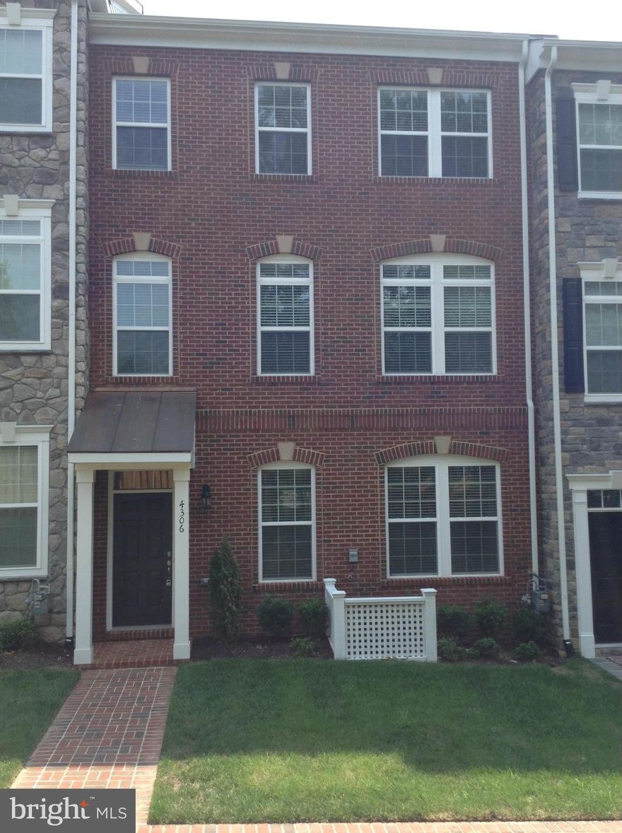 BEAUTIFUL NEW BUILT 2 CAR GARAGE TOWNHOUSE IN THE CENTER OF FAIRFAX CITY. WALKING DISTANCE FROM FAIRFAX COUNTYCOURTHOUSE AND FAIRFAX CITY HALL. TONS OF UPGRADES!