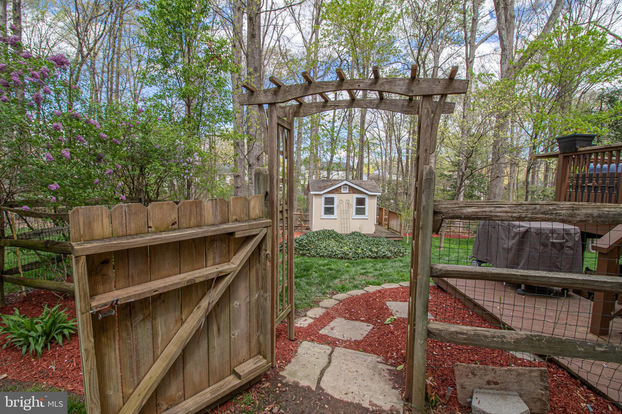 LAKE RIDGE - Residential