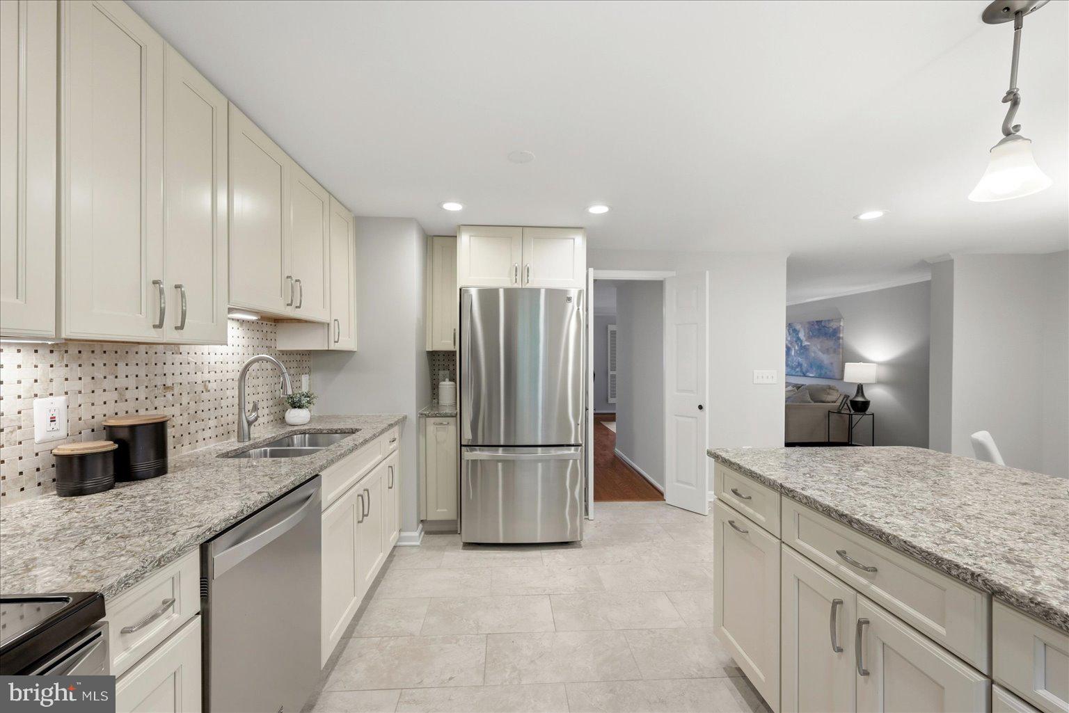 CARDINAL GLEN - Residential