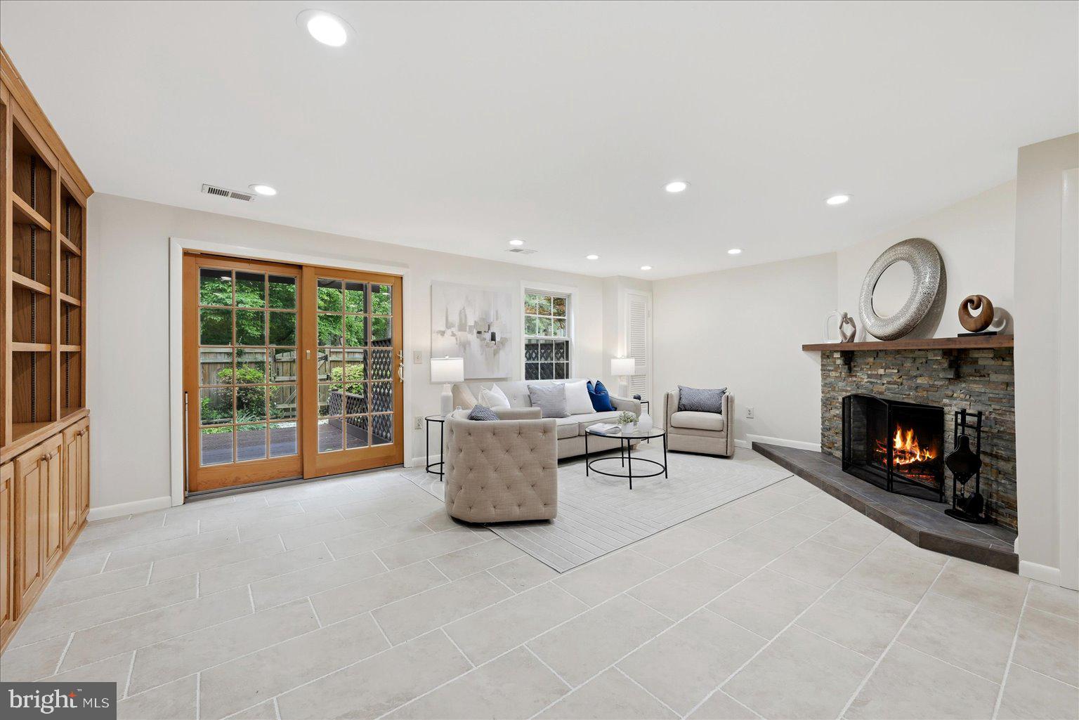 CARDINAL GLEN - Residential