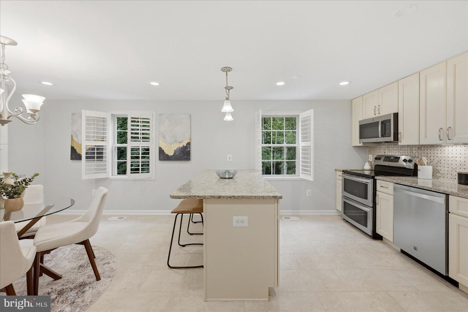 CARDINAL GLEN - Residential