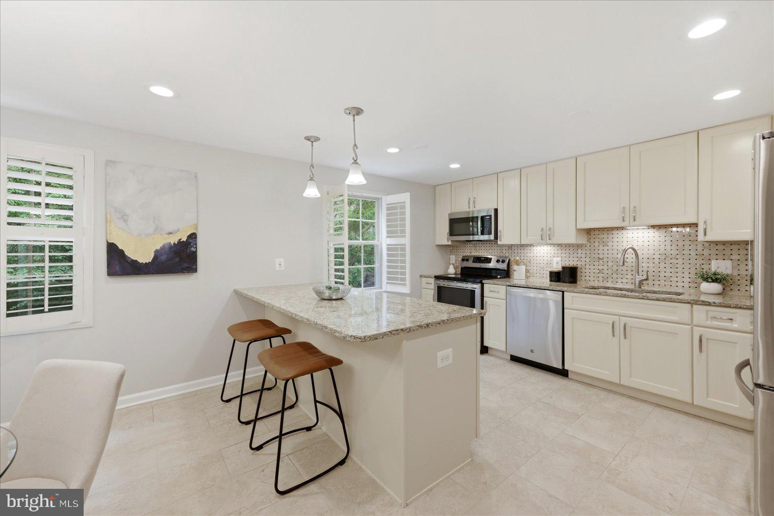 9425 CANDLEBERRY COURT