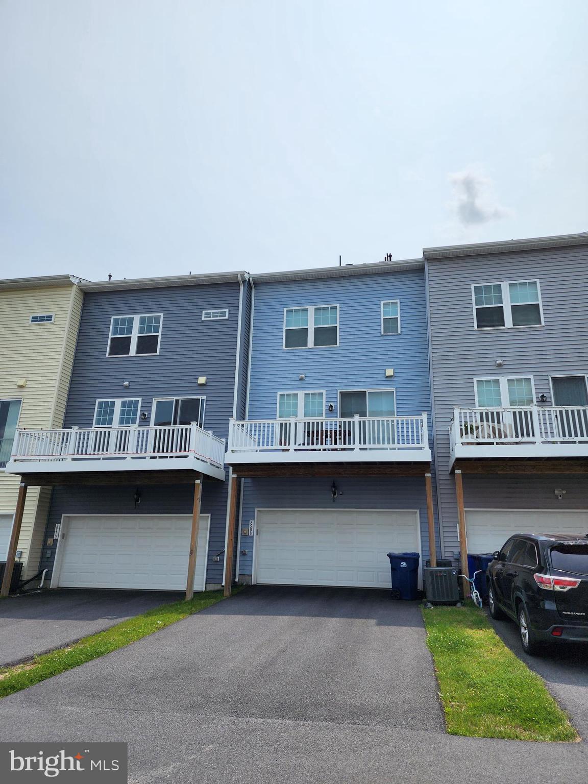 TALLYN RIDGE - Residential