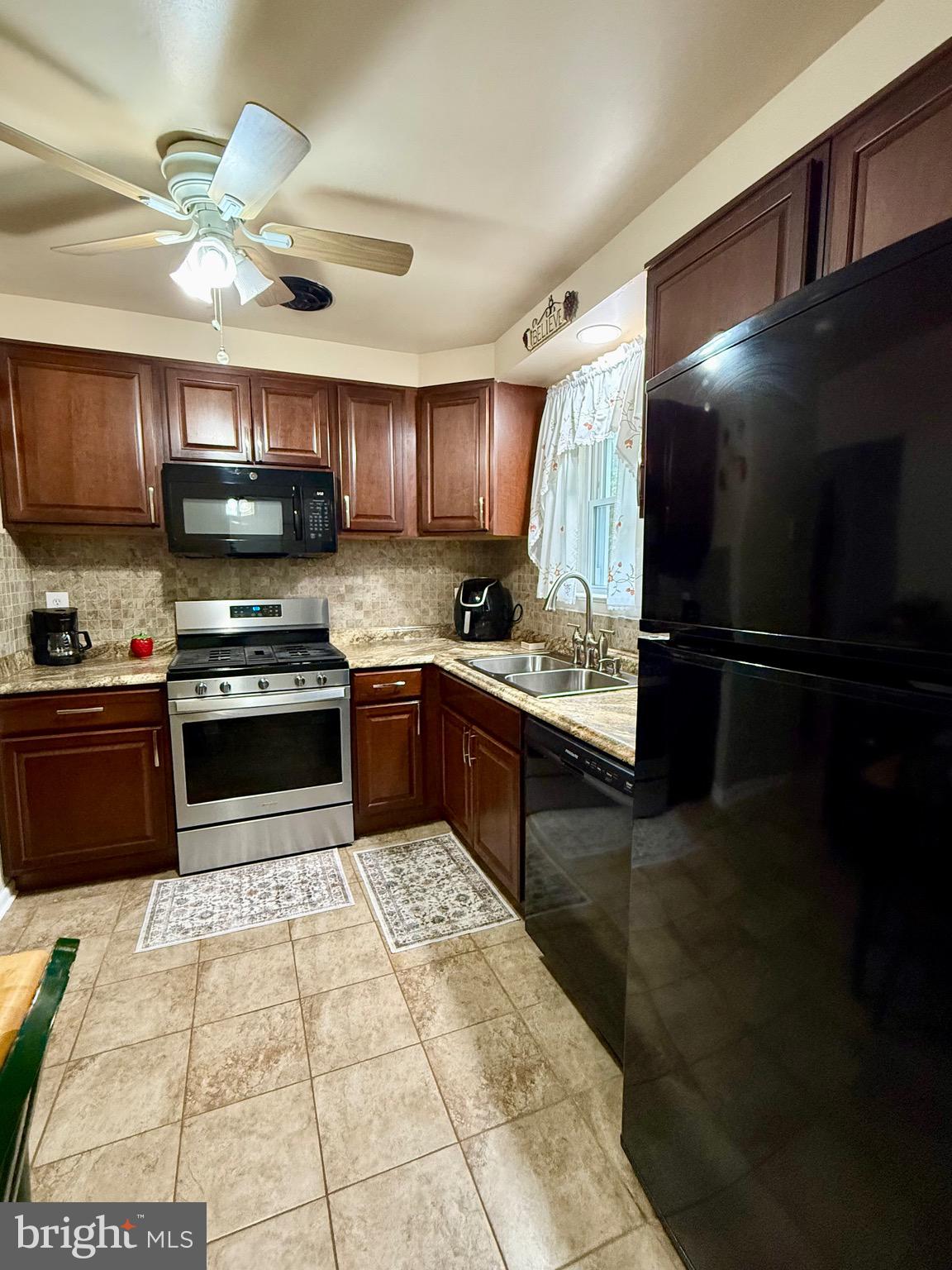 CALTOR MANOR - Residential
