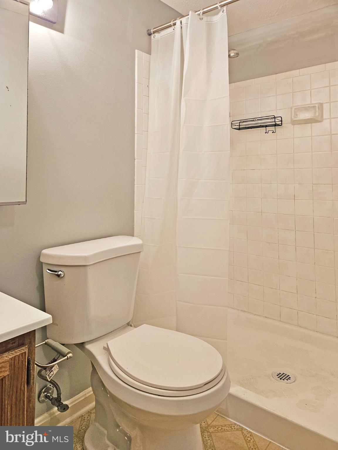 ANNALANE TERRACE - Residential Lease