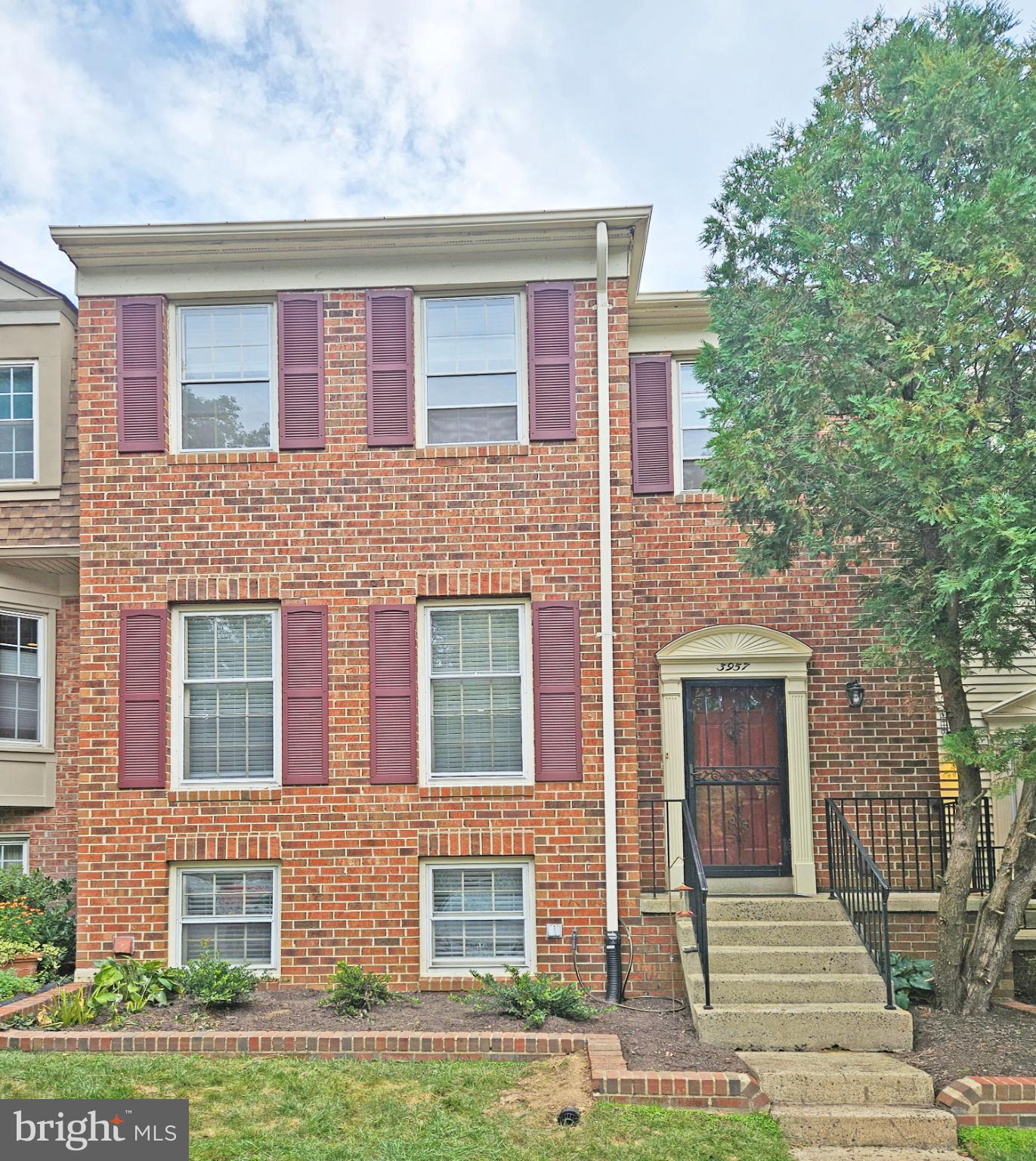 ANNALANE TERRACE - Residential Lease