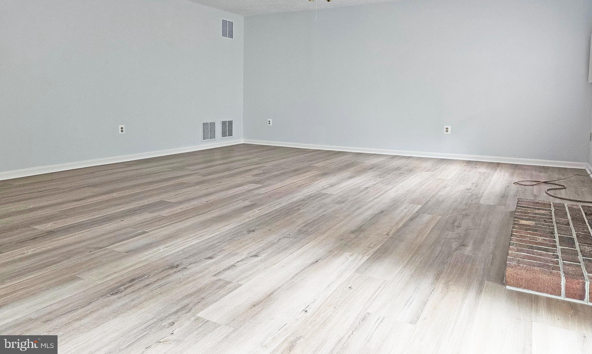 ANNALANE TERRACE - Residential Lease