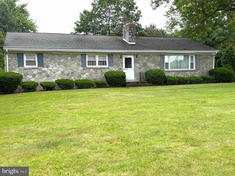 Photo of 420 Linden Street, TERRE HILL, PA 17581 (MLS # PALA2077824)