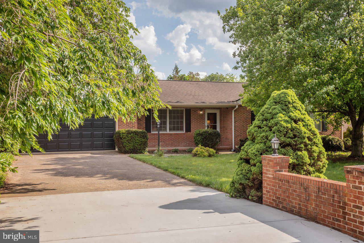 3235 PIN OAK DRIVE