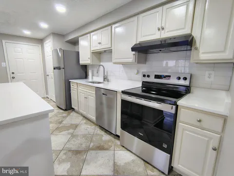 12407 Hickory Tree Way Unit 524, Germantown, MD MLS: MDMC2207186