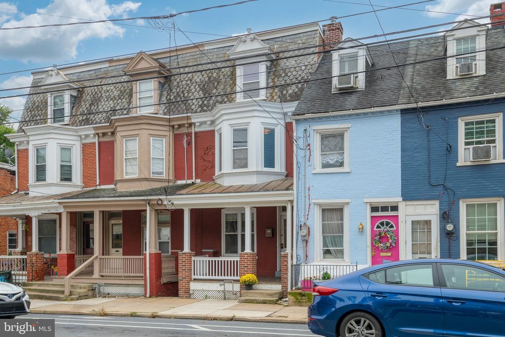 Photo of 232 W WALNUT ST, LANCASTER, PA 17603 (MLS # PALA2041130)