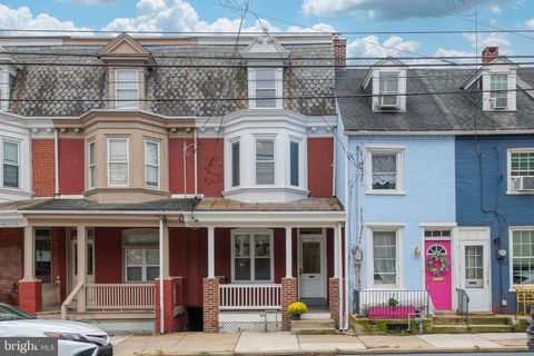 Photo of 232 W WALNUT ST, LANCASTER, PA 17603 (MLS # PALA2041130)