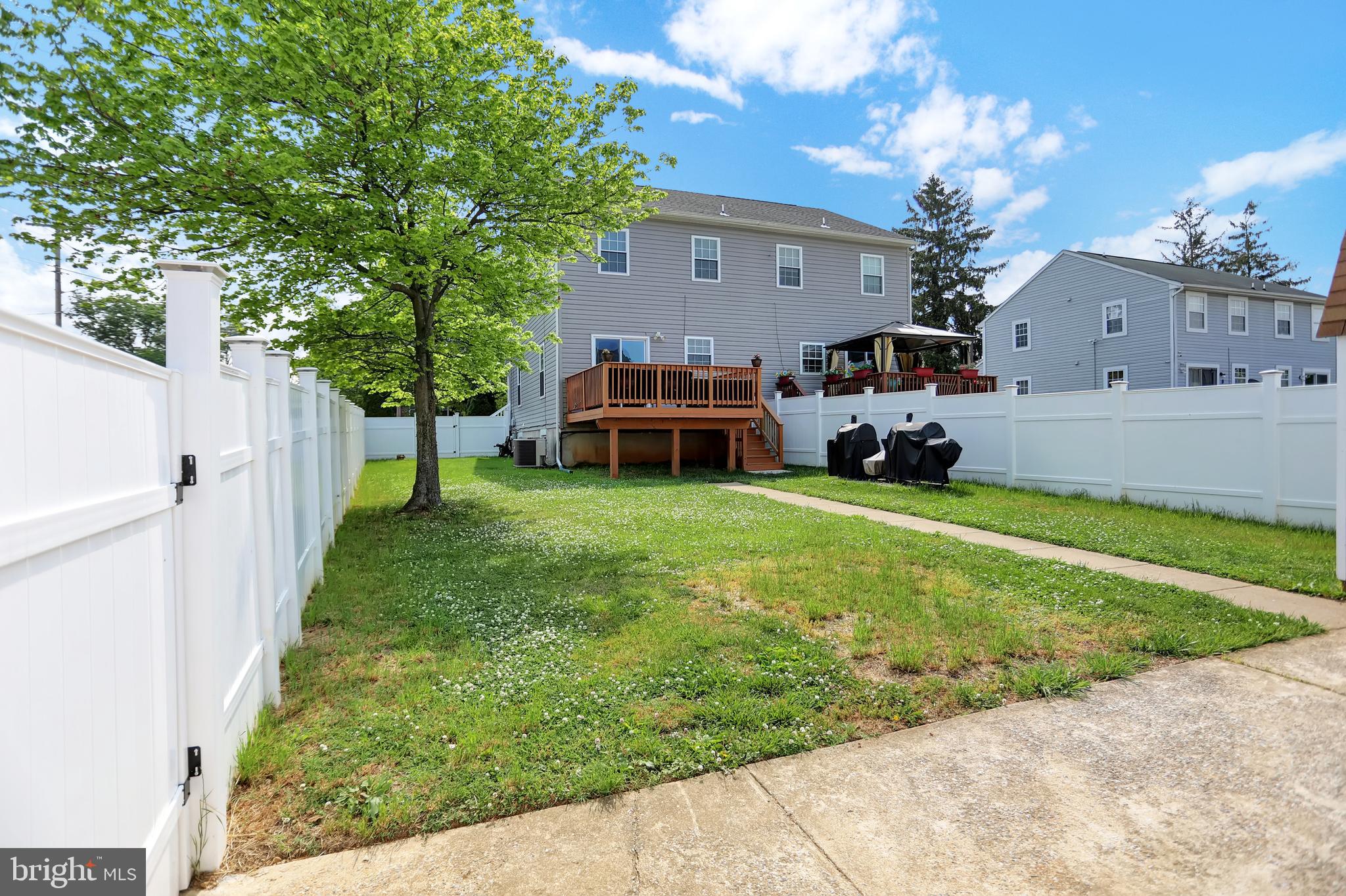 WEST ARLINGTON - Residential