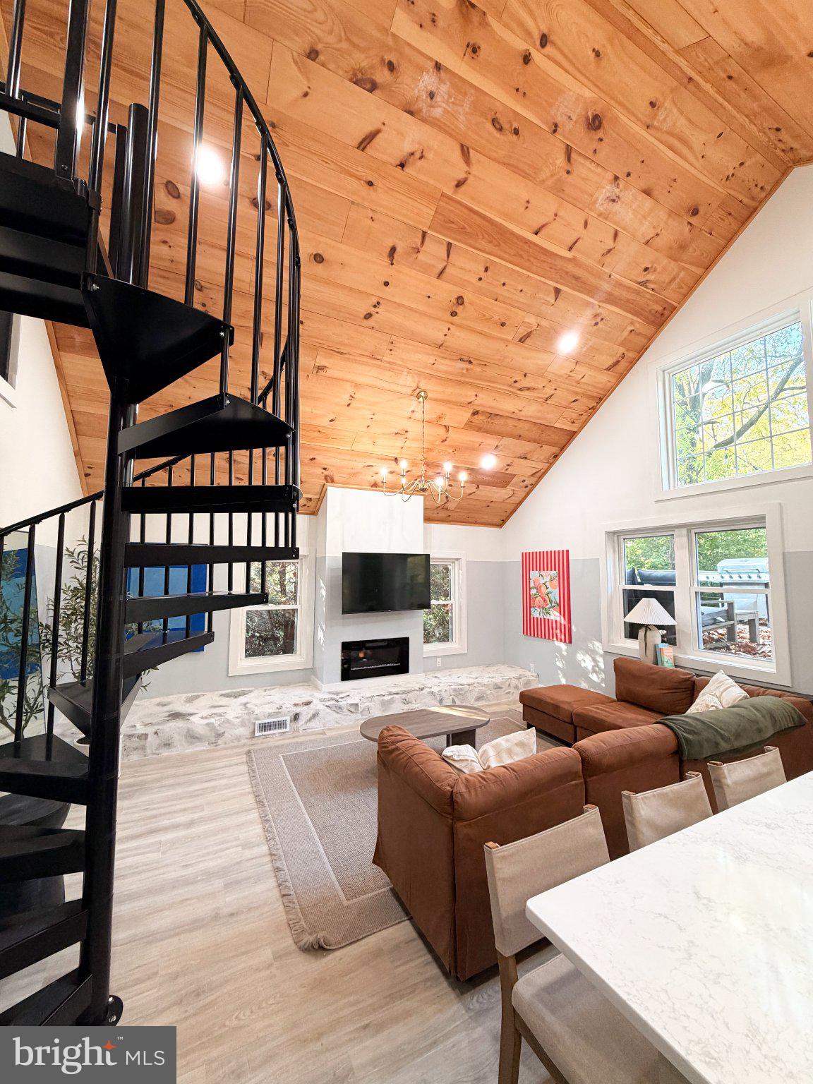 2122 MILLCREEK ROAD