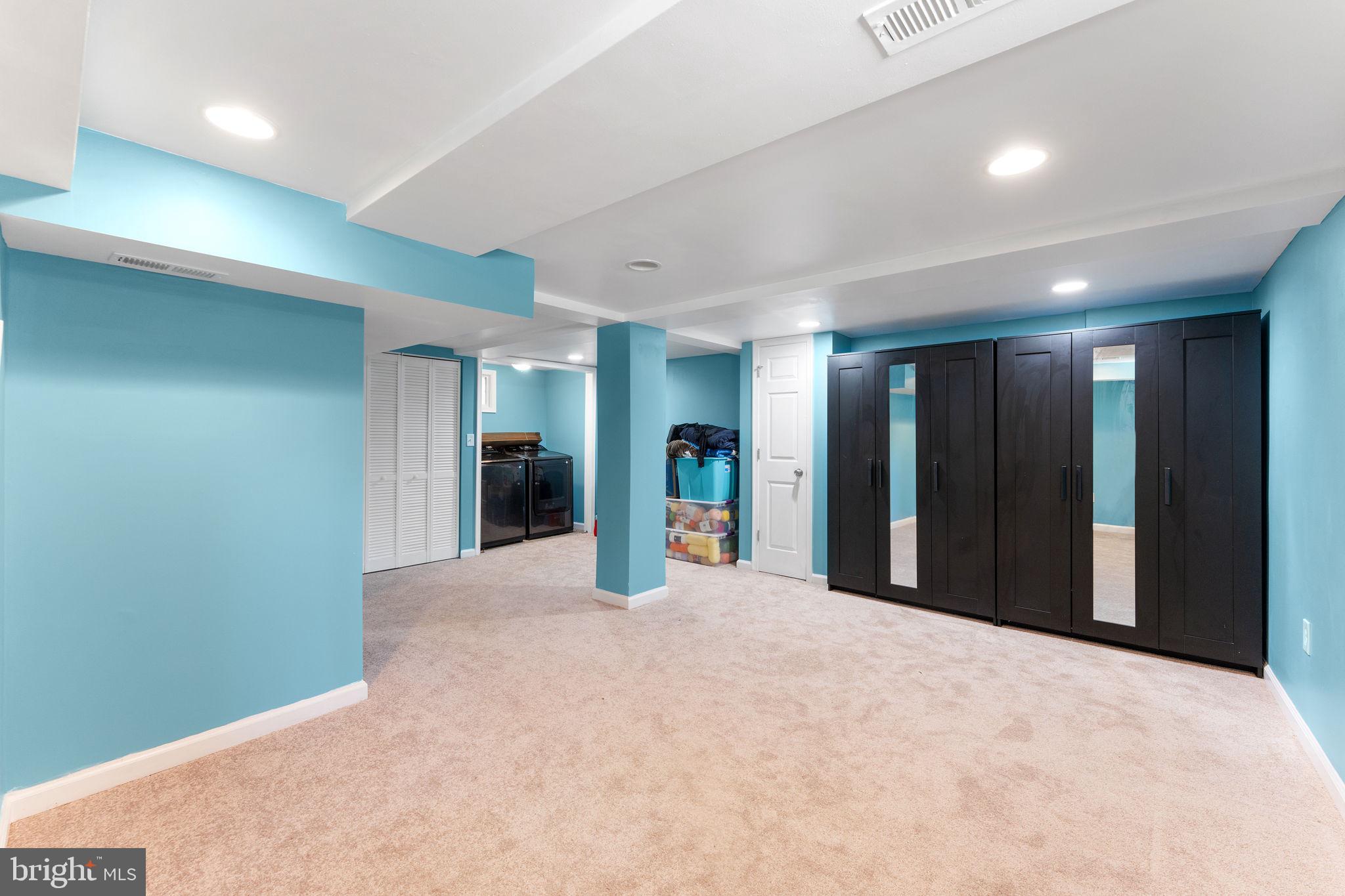 LANDOVER HILLS - Residential