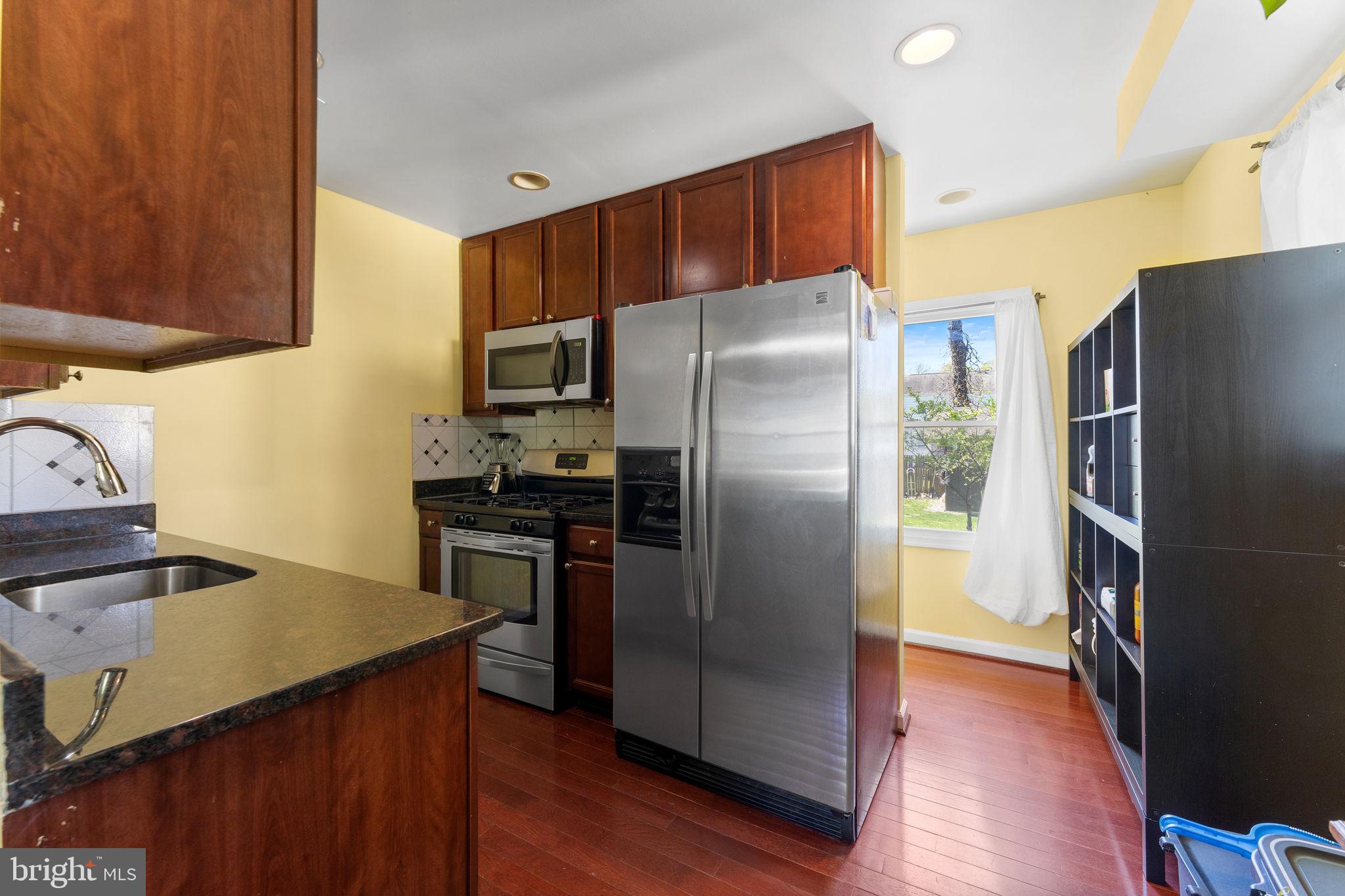 LANDOVER HILLS - Residential