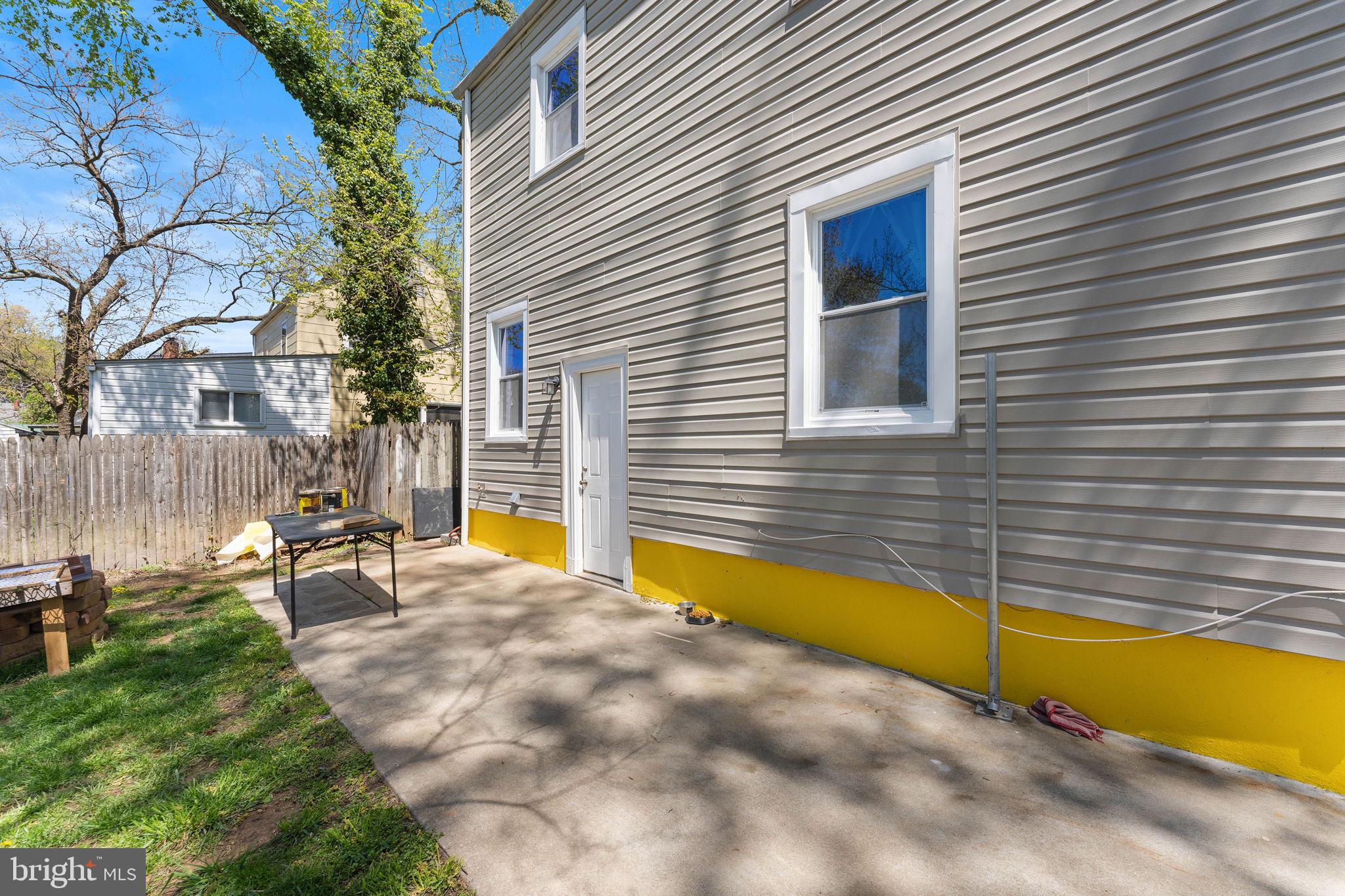 LANDOVER HILLS - Residential