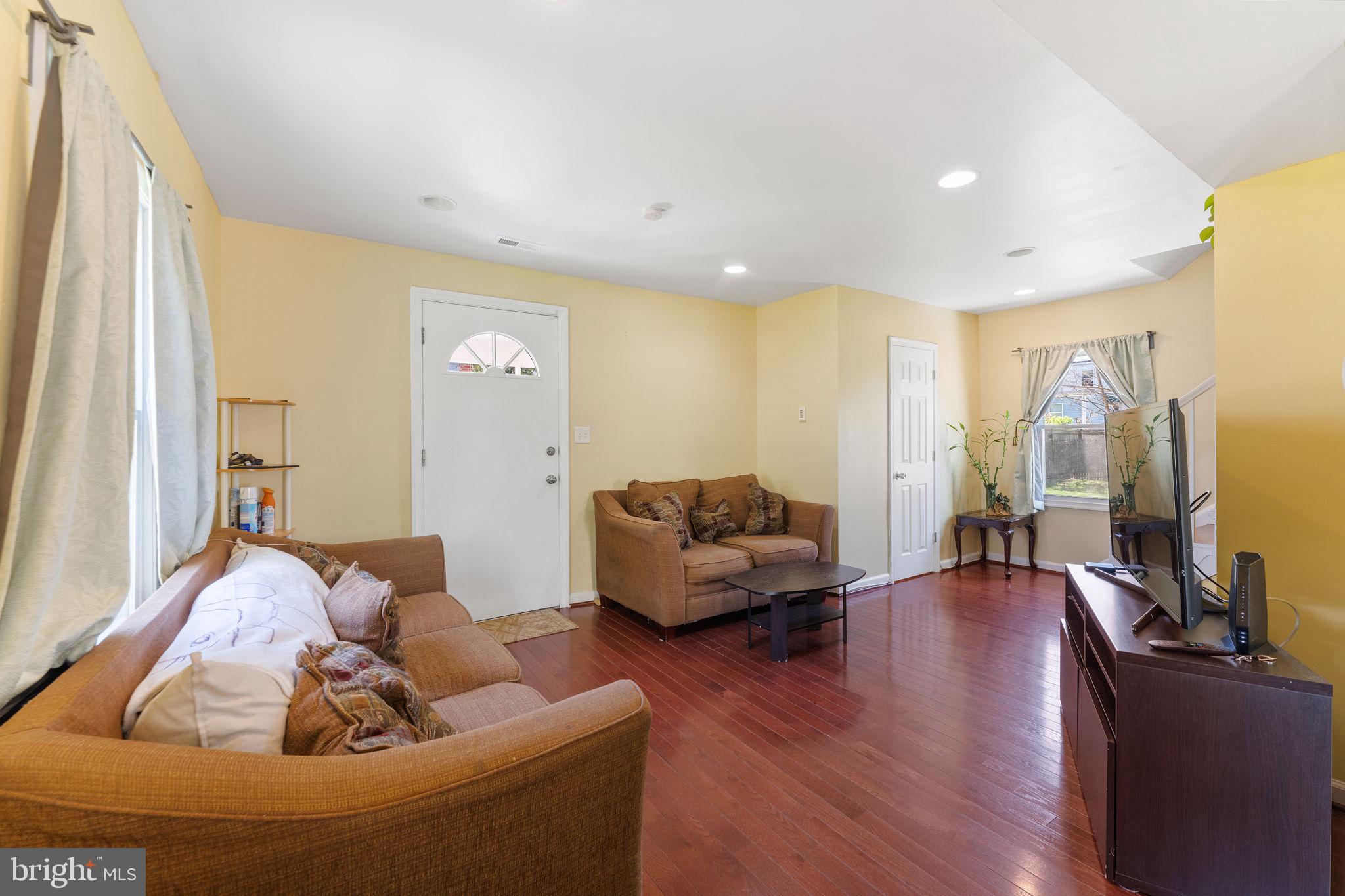 LANDOVER HILLS - Residential