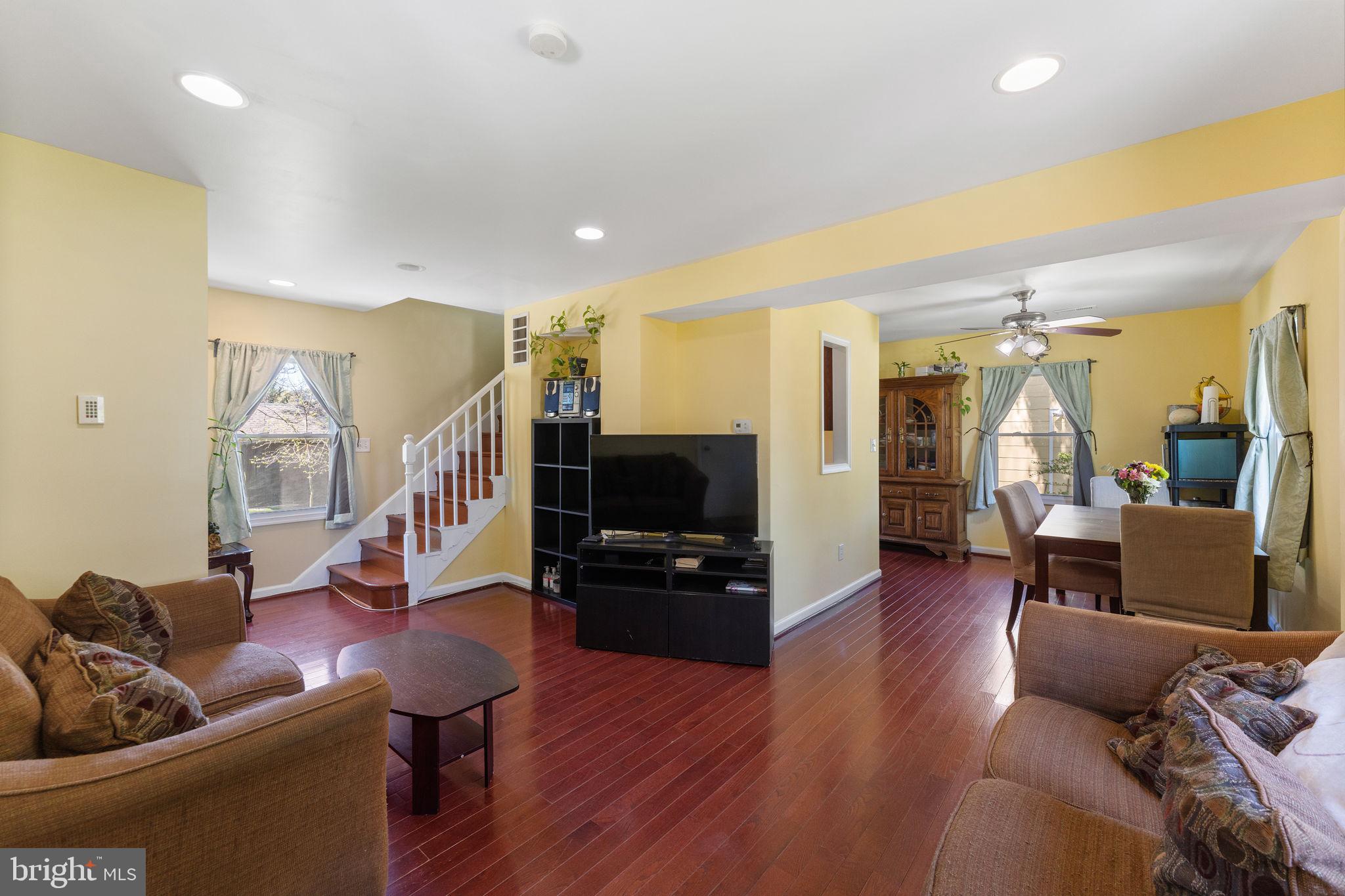 LANDOVER HILLS - Residential