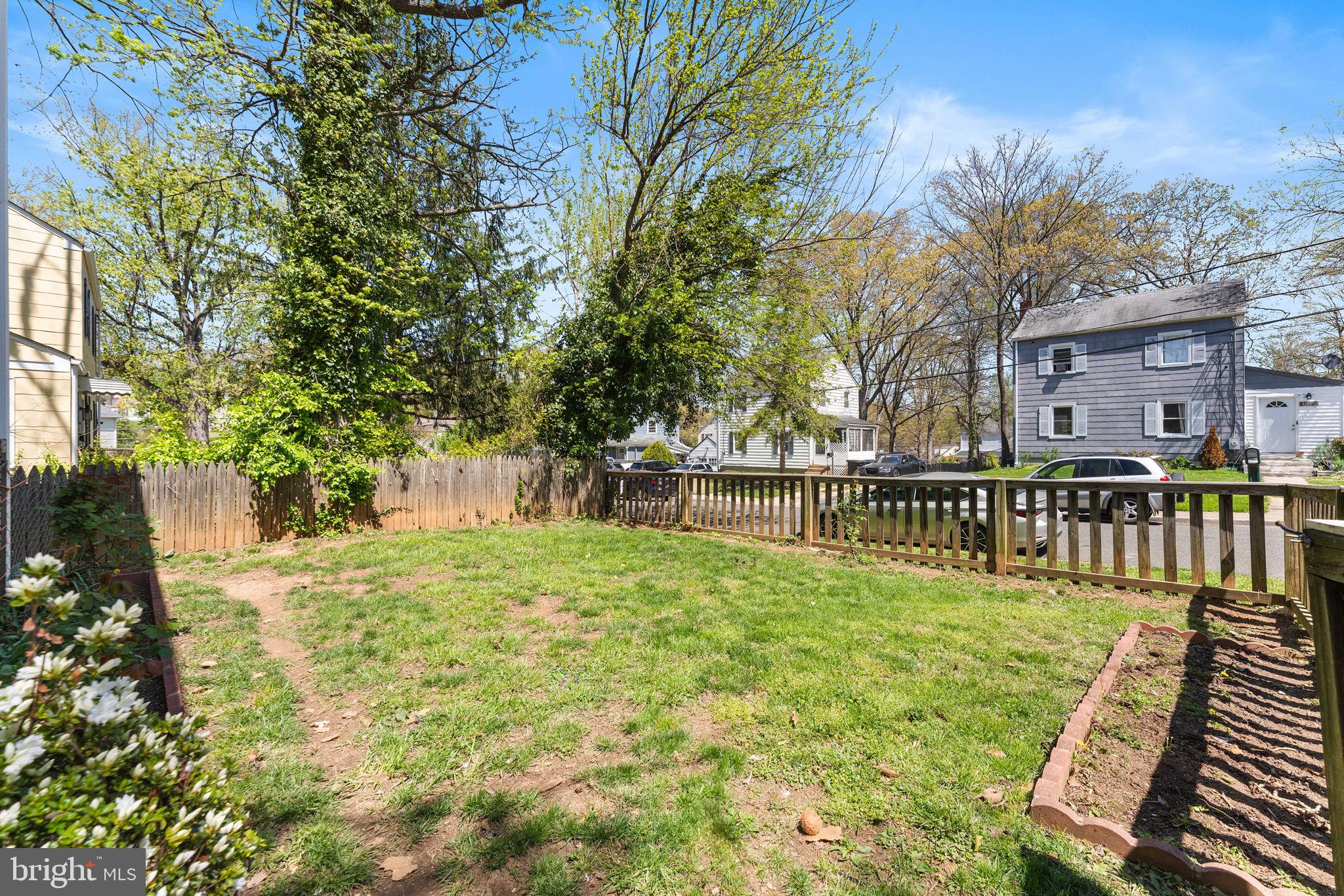 LANDOVER HILLS - Residential