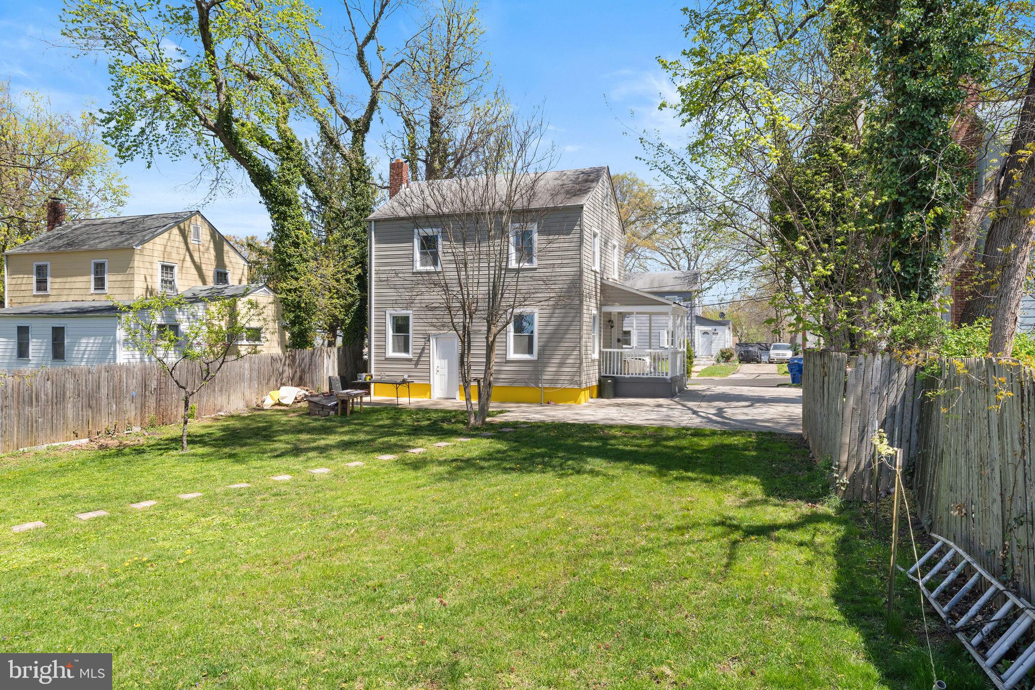 LANDOVER HILLS - Residential