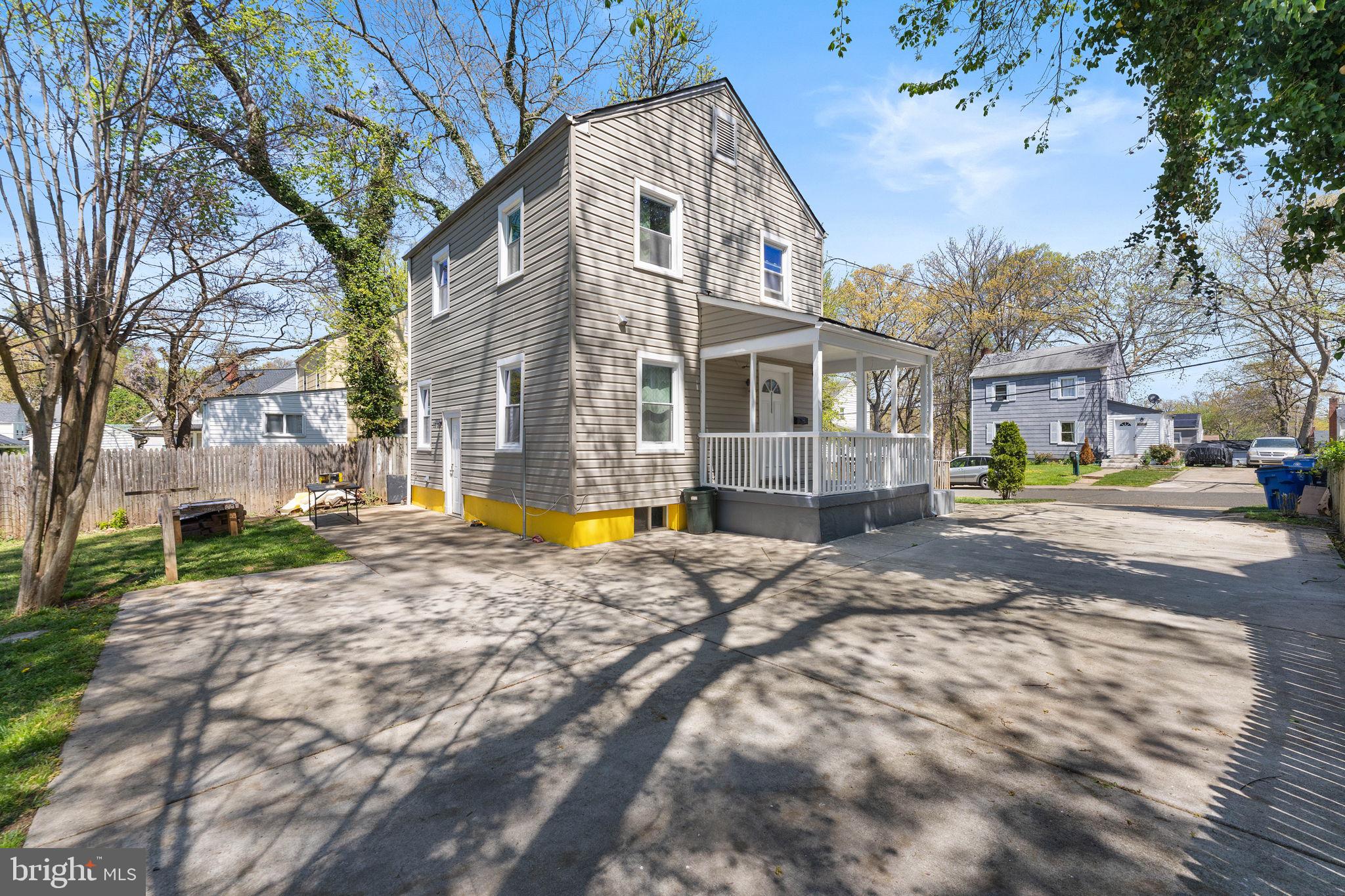 LANDOVER HILLS - Residential