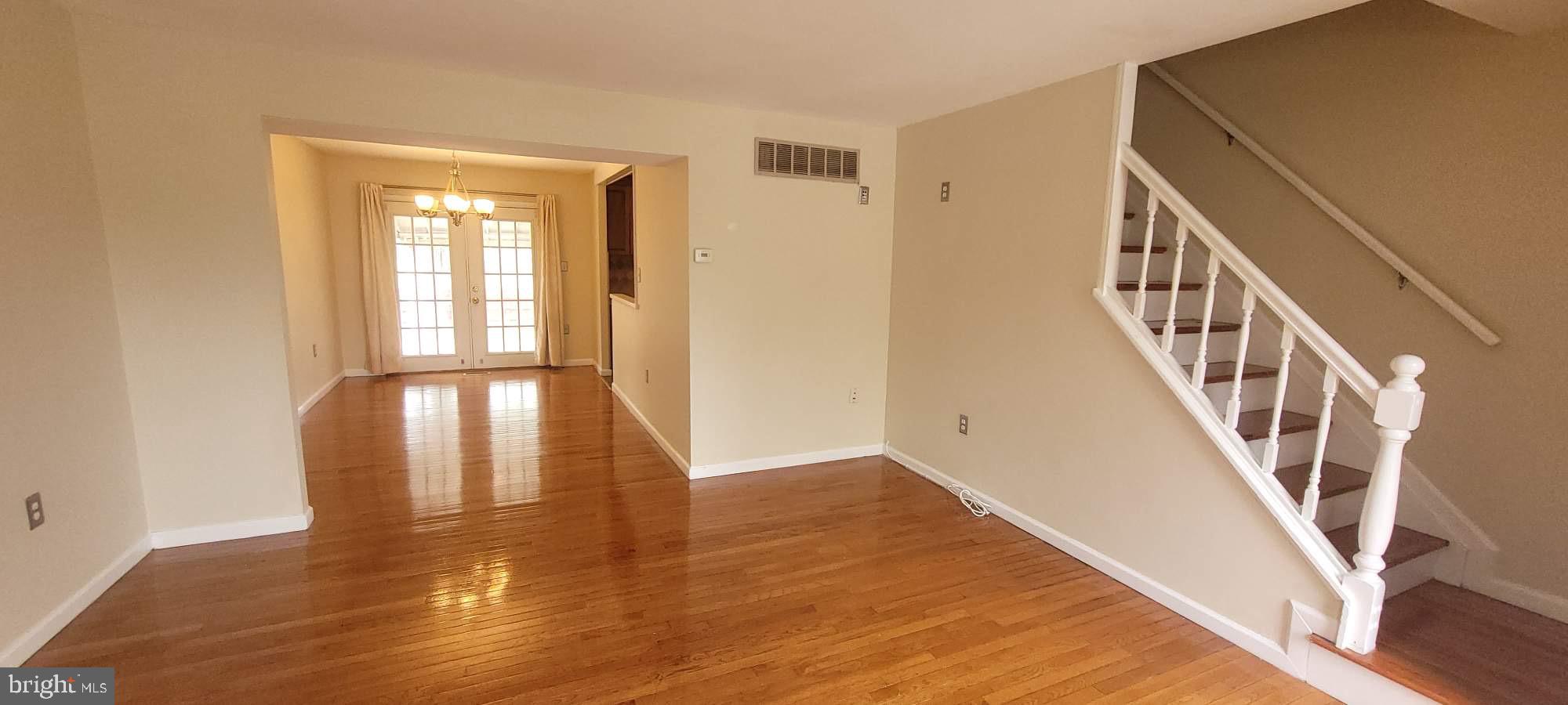 KINGS COURT - Residential Lease