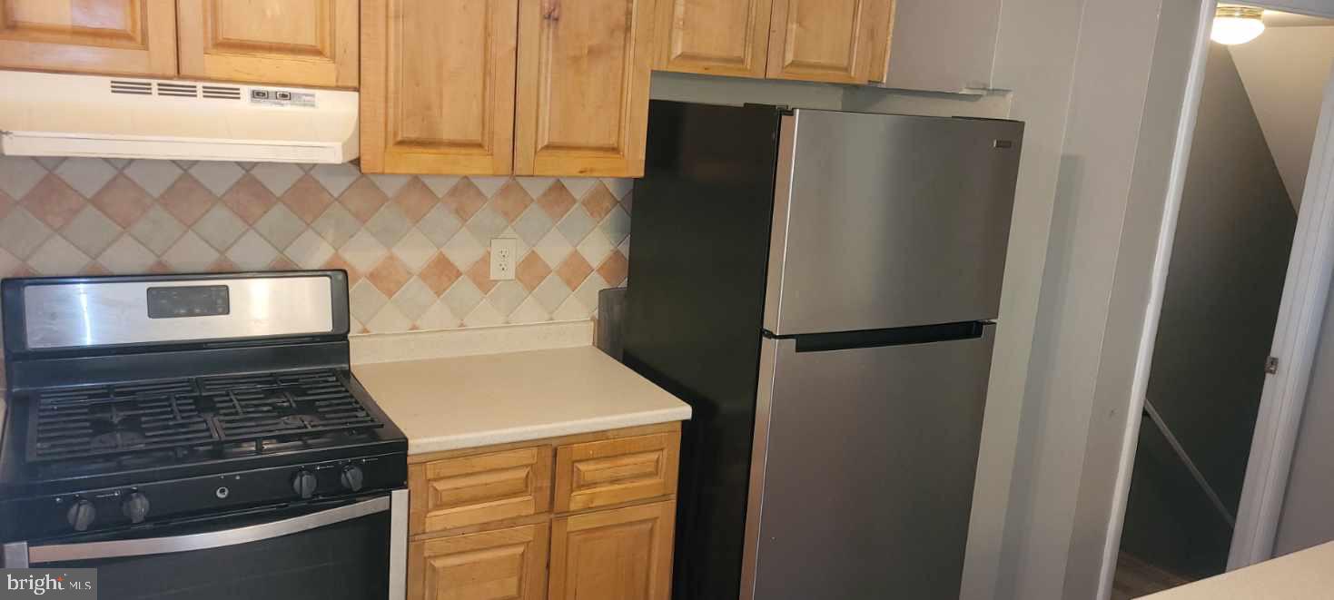 KINGS COURT - Residential Lease